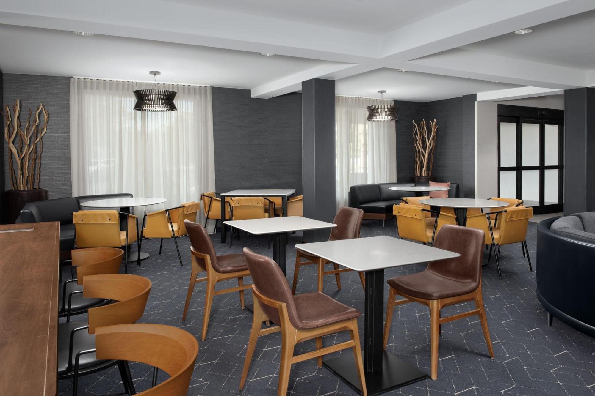 Courtyard By Marriott Hotel 3*