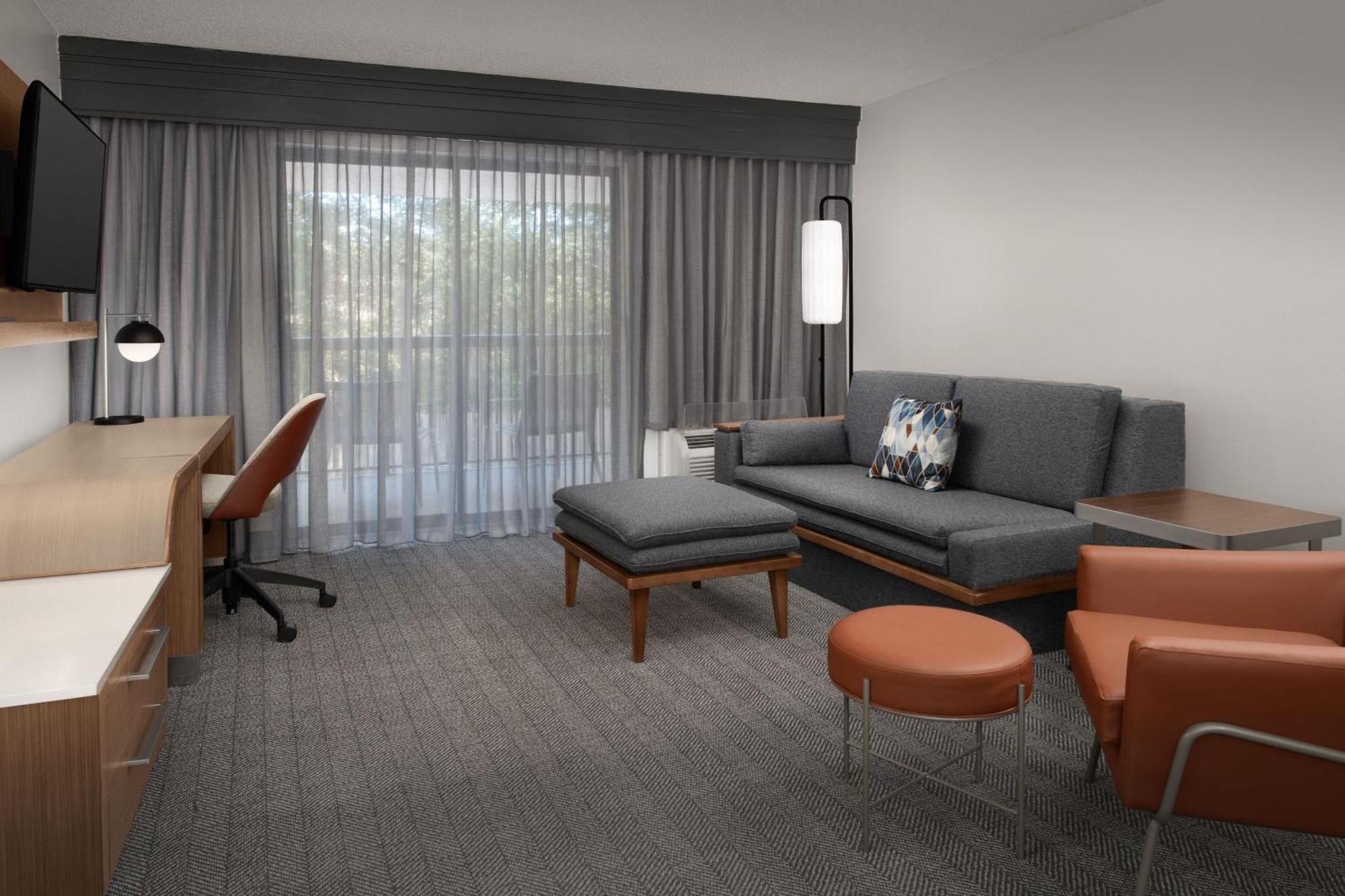 Courtyard By Marriott Hotel 3*